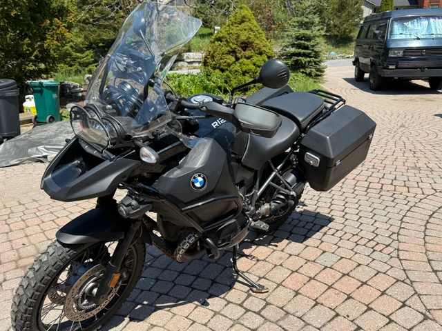 2012 BMW, 35 000 km, dovoz Kanada — foto 5 z 5