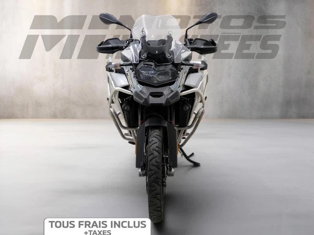 2019 BMW, 33 302 km, dovoz Kanada — foto 3 z 5