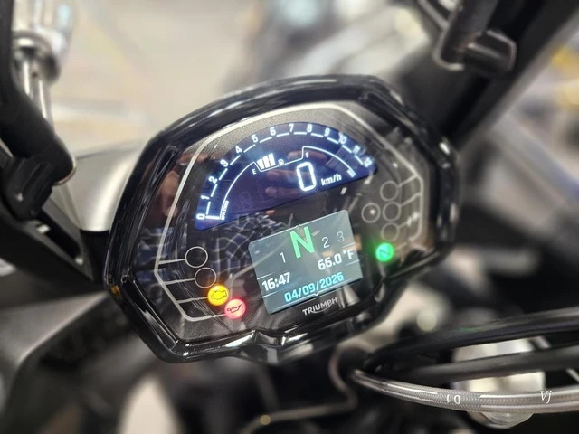 2026 Triumph, 1 km, dovoz Kanada — foto 4 z 5