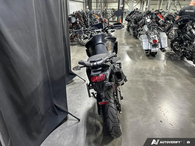 2023 Triumph, 1 km, dovoz Kanada — foto 4 z 5