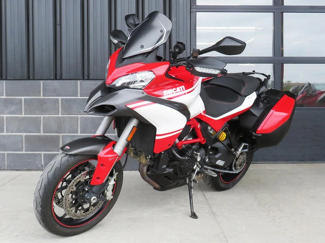 2014 Ducati, 6 191 km, dovoz Kanada — foto 2 z 5