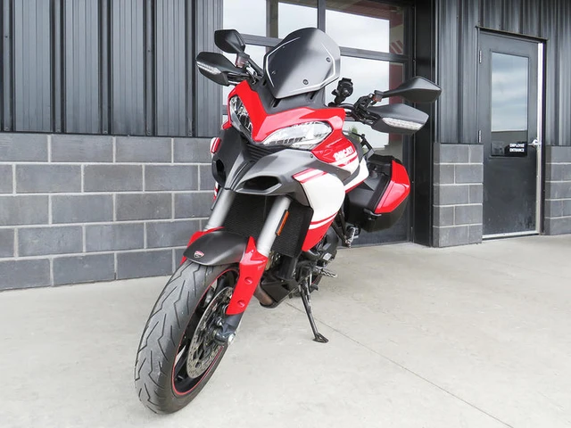2014 Ducati, 6 191 km, dovoz Kanada — foto 4 z 5