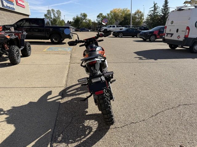 2025 KTM, 149 km, dovoz Kanada — foto 4 z 5