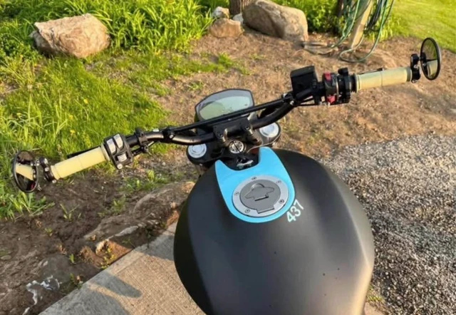 2017 Ducati, 9 000 km, dovoz Kanada — foto 2 z 4