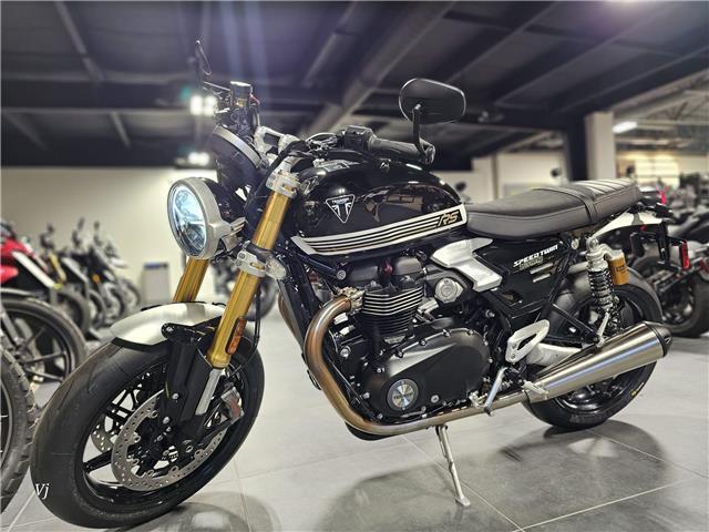2025 Triumph, 1 km, dovoz Kanada — foto 3 z 5