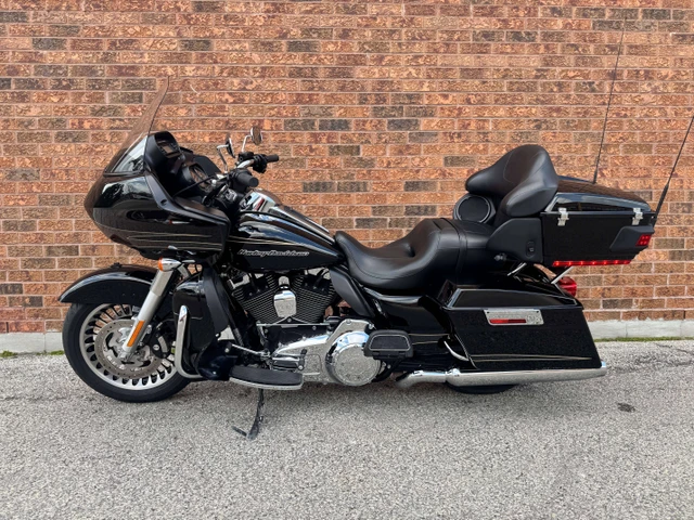 2013 Harley-Davidson, 33 800 km, dovoz Kanada — foto 2 z 5