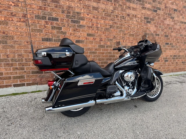 2013 Harley-Davidson, 33 800 km, dovoz Kanada — foto 3 z 5