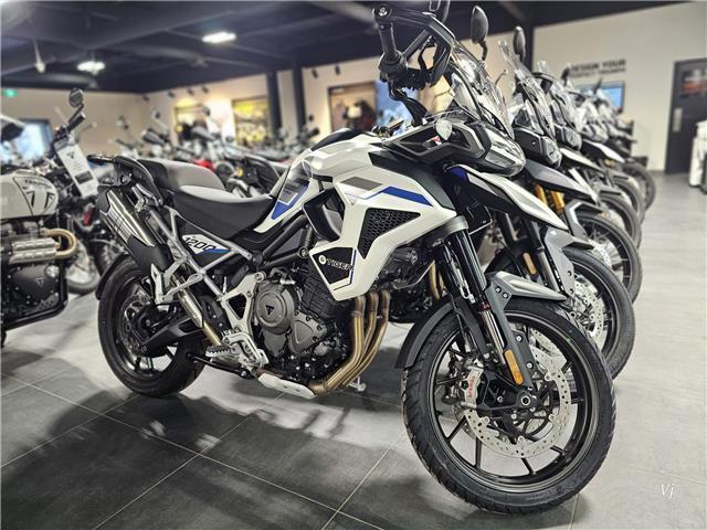 2026 Triumph, 1 km, dovoz Kanada — foto 2 z 5