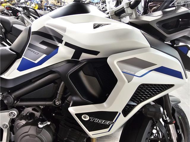 2026 Triumph, 1 km, dovoz Kanada — foto 4 z 5