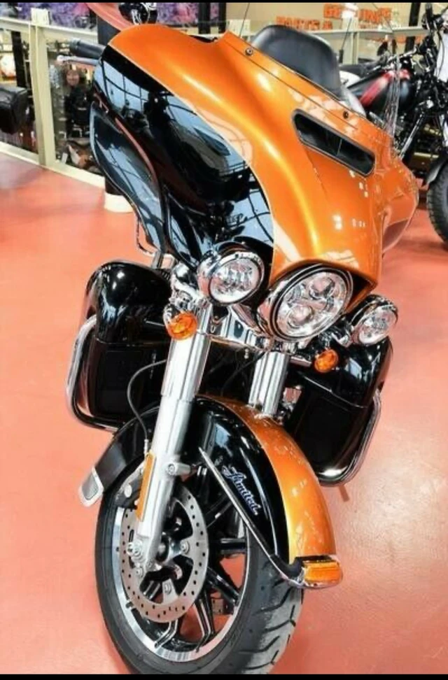 2015 Harley-Davidson, 49 000 km, dovoz Kanada — foto 5 z 5