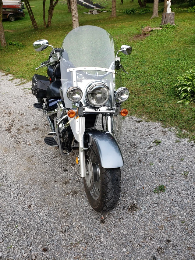 2004 Suzuki, 60 500 km, dovoz Kanada — foto 2 z 5