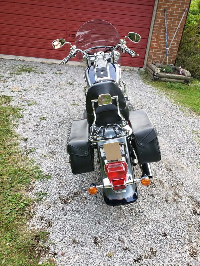 2004 Suzuki, 60 500 km, dovoz Kanada — foto 4 z 5