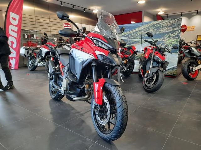 2025 Ducati, dovoz Kanada — foto 3 z 5