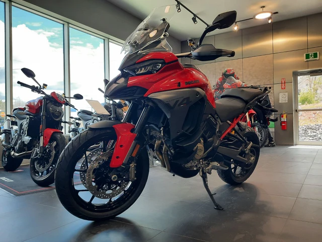 2025 Ducati, dovoz Kanada — foto 4 z 5