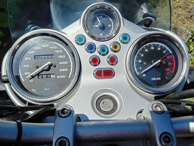 2001 BMW, 8 648 km, dovoz Kanada — foto 3 z 5