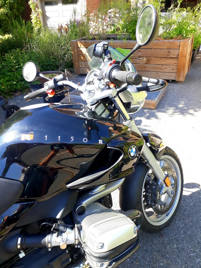 2001 BMW, 8 648 km, dovoz Kanada — foto 4 z 5