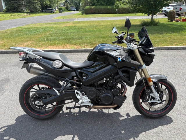 2019 BMW, 12 100 km, dovoz Kanada — foto 1 z 4 2019 BMW, 12 100 km, dovoz Kanada — foto 1 z 4