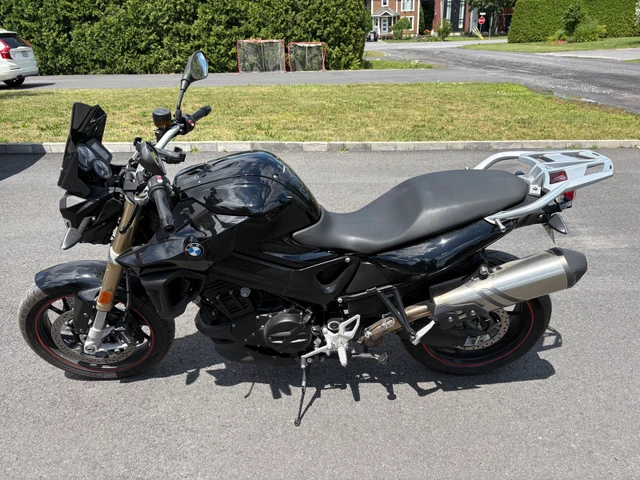 2019 BMW, 12 100 km, dovoz Kanada — foto 3 z 4