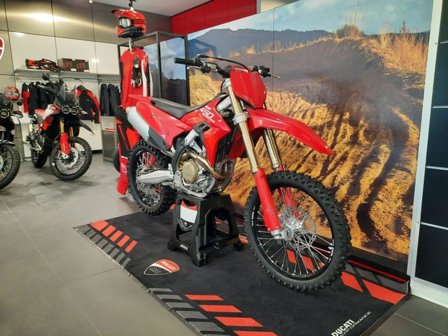 2026 Ducati, dovoz Kanada — foto 3 z 5