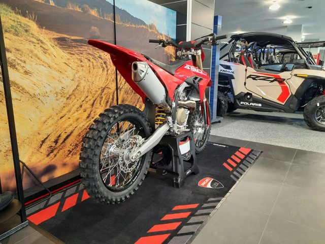 2026 Ducati, dovoz Kanada — foto 4 z 5