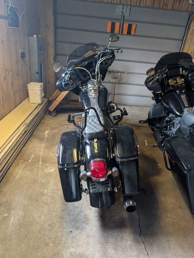 2014 Harley-Davidson, 11 000 km, dovoz Kanada — foto 5 z 5