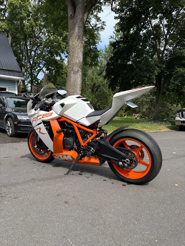 2012 KTM, 9 300 km, dovoz Kanada — foto 3 z 5