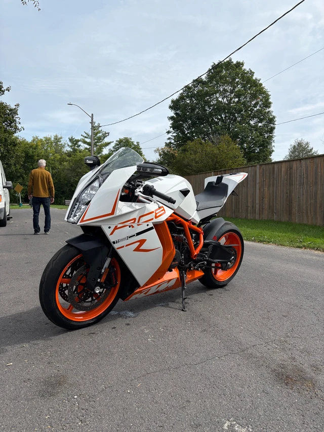 2012 KTM, 9 300 km, dovoz Kanada — foto 4 z 5