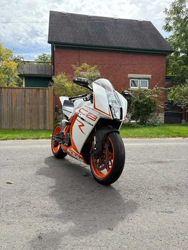 2012 KTM, 9 300 km, dovoz Kanada — foto 5 z 5