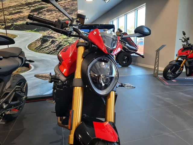 2025 Ducati, dovoz Kanada — foto 4 z 5