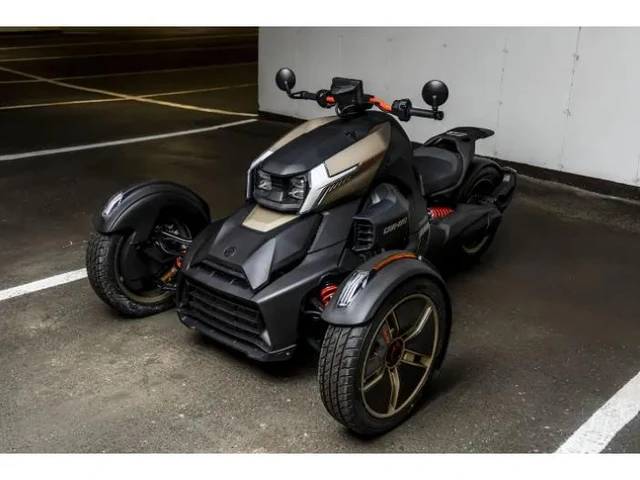 2027 Can-Am, dovoz Kanada — foto 2 z 4