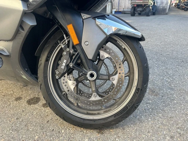 2018 BMW, 37 000 km, dovoz Kanada — foto 5 z 5