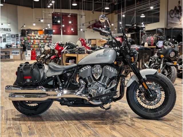 2023 Indian, stříbrná, 31 583 km, dovoz Kanada — foto 2 z 5