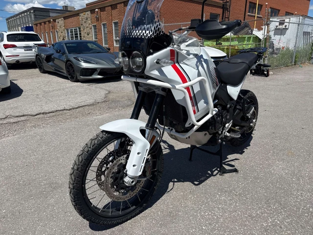 2023 Ducati, 28 348 km, dovoz Kanada — foto 3 z 5