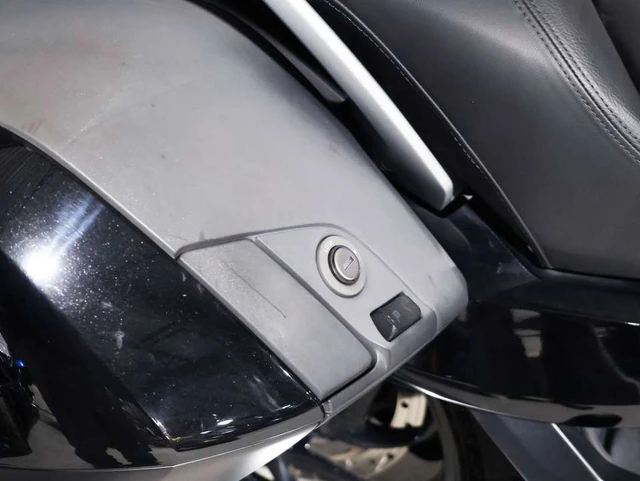 2018 BMW, 40 005 km, dovoz Kanada — foto 4 z 5