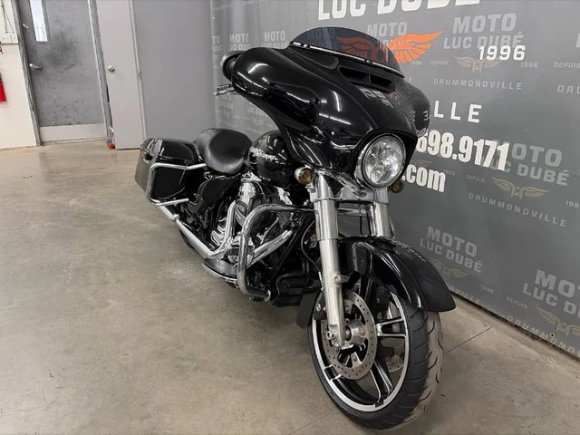 2015 Harley-Davidson, 77 165 km, dovoz Kanada — foto 3 z 5