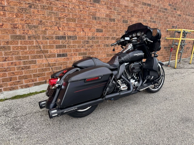 2015 Harley-Davidson, 72 000 km, dovoz Kanada — foto 4 z 5