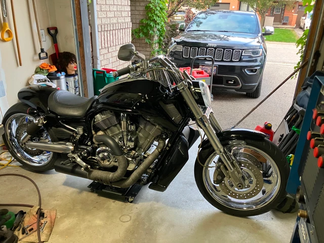 2011 Harley-Davidson, 13 000 km, dovoz Kanada — foto 3 z 5