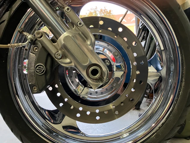 2011 Harley-Davidson, 13 000 km, dovoz Kanada — foto 5 z 5