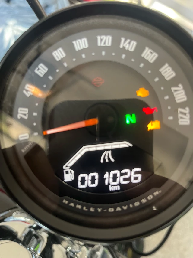 2023 Harley-Davidson, červená, 1 026 km, dovoz Kanada — foto 3 z 5