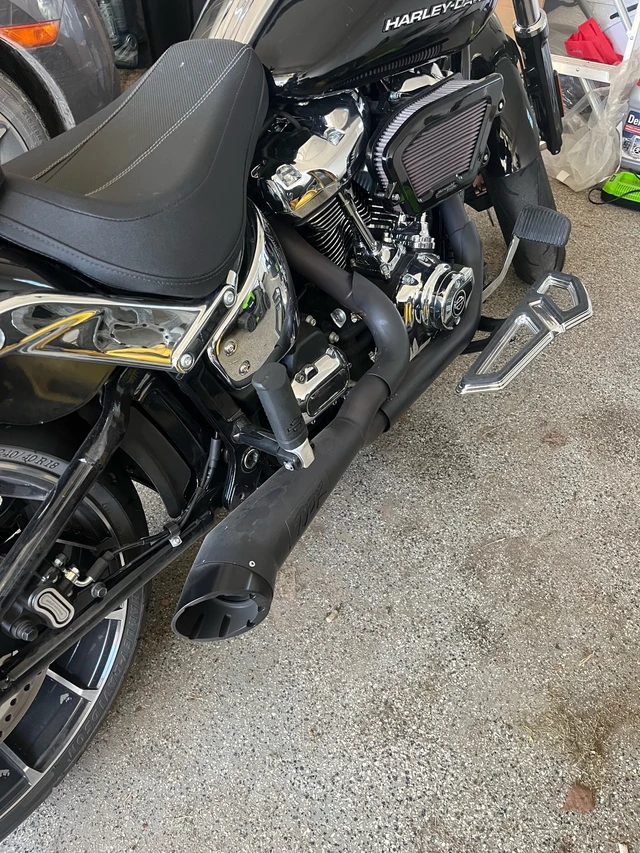 2023 Harley-Davidson, červená, 1 026 km, dovoz Kanada — foto 5 z 5