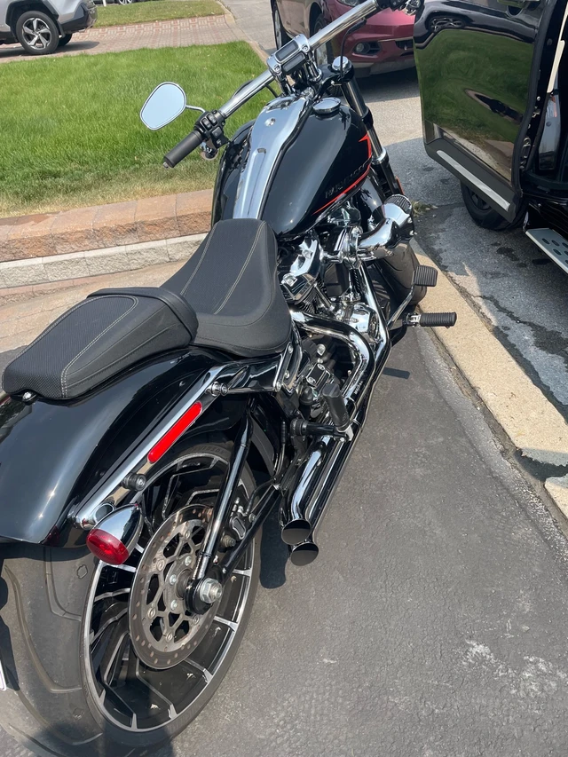 2023 Harley-Davidson, 700 km, dovoz Kanada — foto 2 z 5