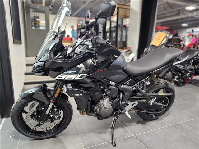 2025 Triumph, 1 km, dovoz Kanada — foto 3 z 5