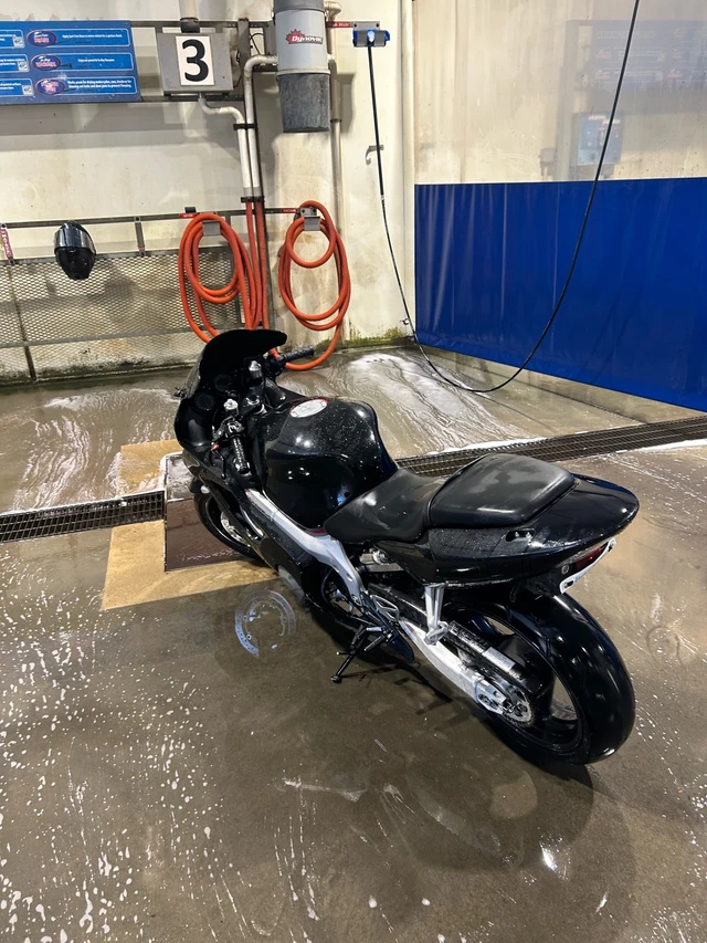2000, červená, 43 000 km, dovoz Kanada — foto 3 z 5