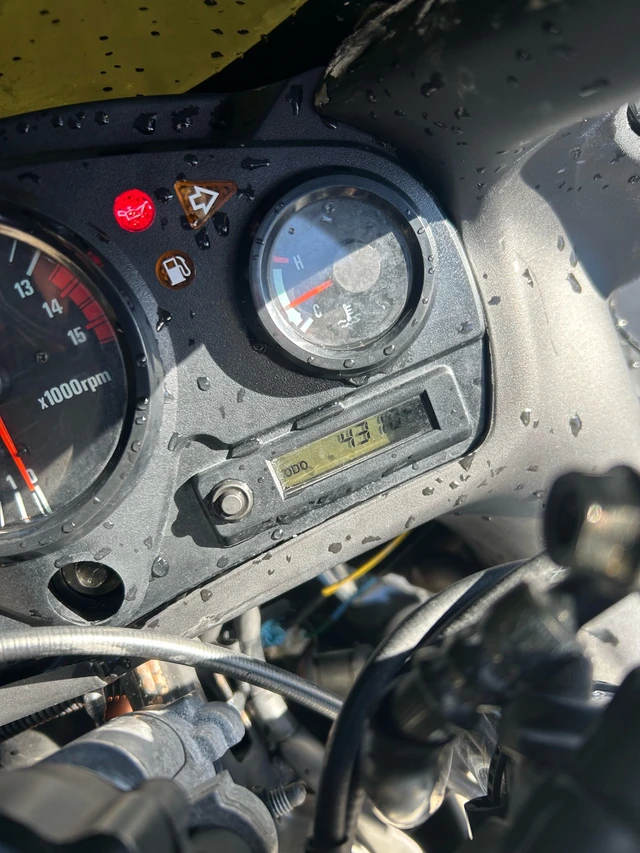 2000, červená, 43 000 km, dovoz Kanada — foto 5 z 5