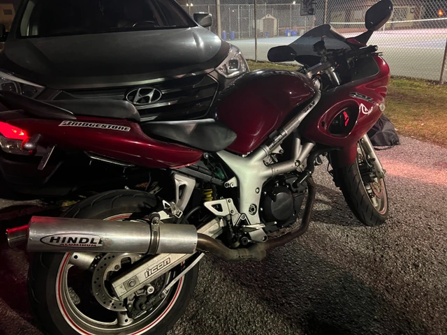 2001 Suzuki, 38 000 km, dovoz Kanada — foto 2 z 5