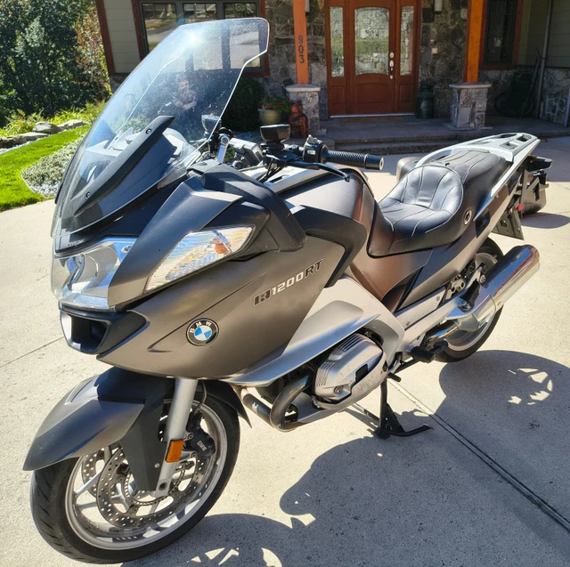 2010, 74 000 km, dovoz Kanada — foto 4 z 5