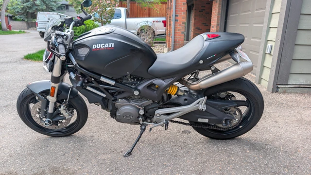 2012 Ducati, 19 215 km, dovoz Kanada — foto 2 z 5