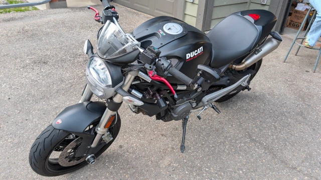 2012 Ducati, 19 215 km, dovoz Kanada — foto 3 z 5