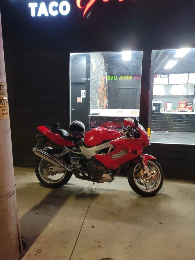 2000 Honda, 72 000 km, dovoz Kanada — foto 4 z 4