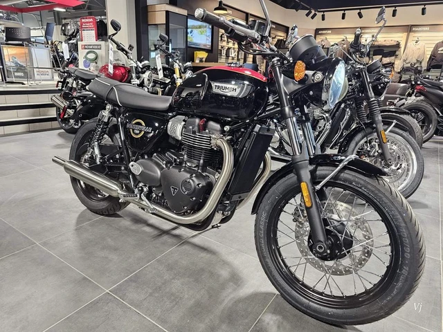 2026 Triumph, dovoz Kanada — foto 2 z 5